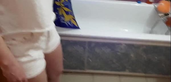  Sister caught brother jerking off in the bathtub and sucked him